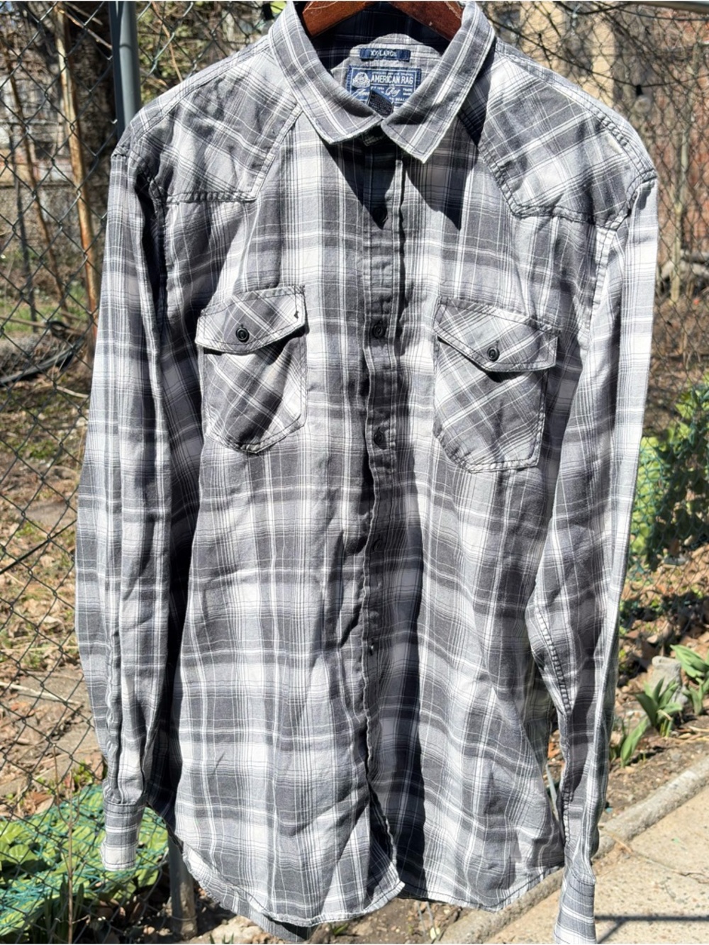 American Rag Black & Gray Plaid Long-Sleeve Button-Up Shirt